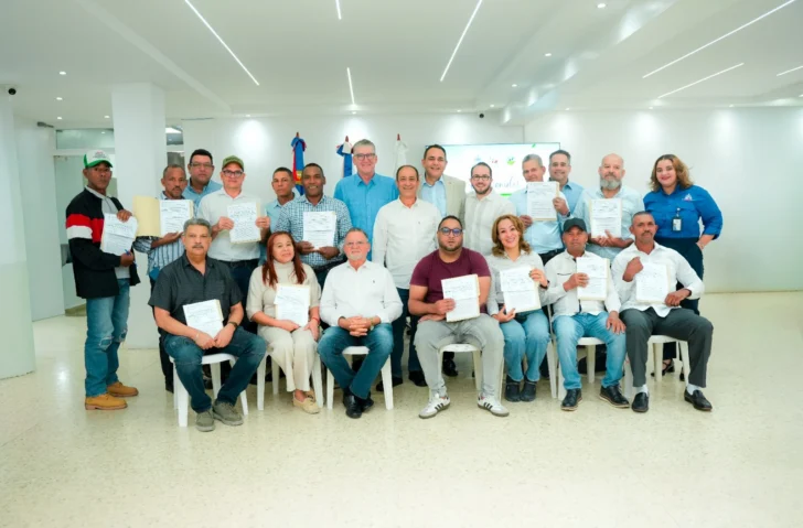 Destinan RD$30 millones para tecnificar el riego de productores de leche