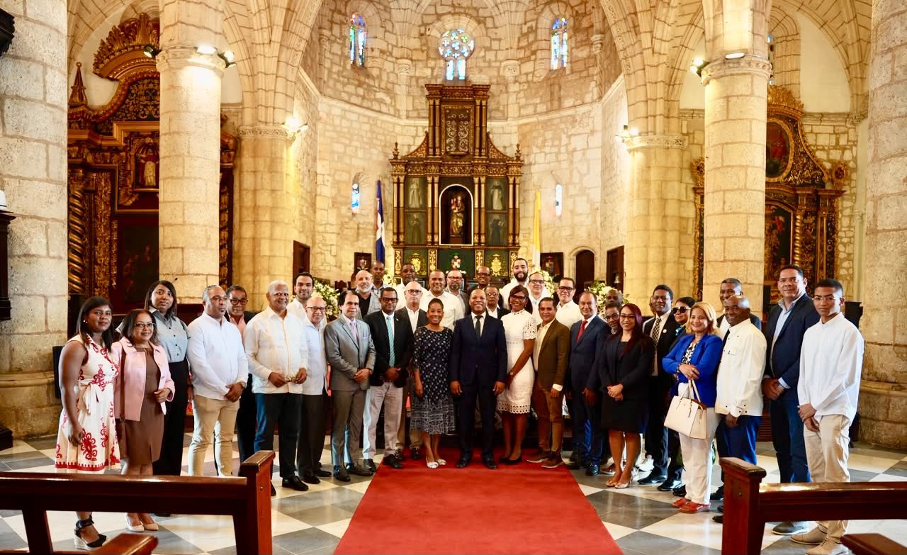 De la casilla 27 a la 7: País Posible celebra siete años visitando la Catedral y el Altar de la Patria