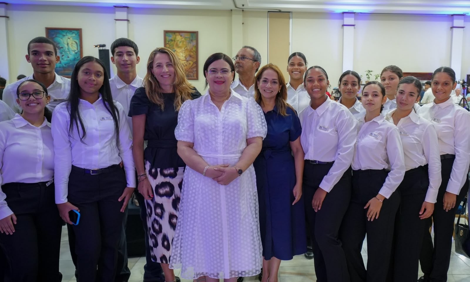 INFOTEP capacita a facilitadores y personal hotelero en nuevas técnicas de mixología en Punta Cana