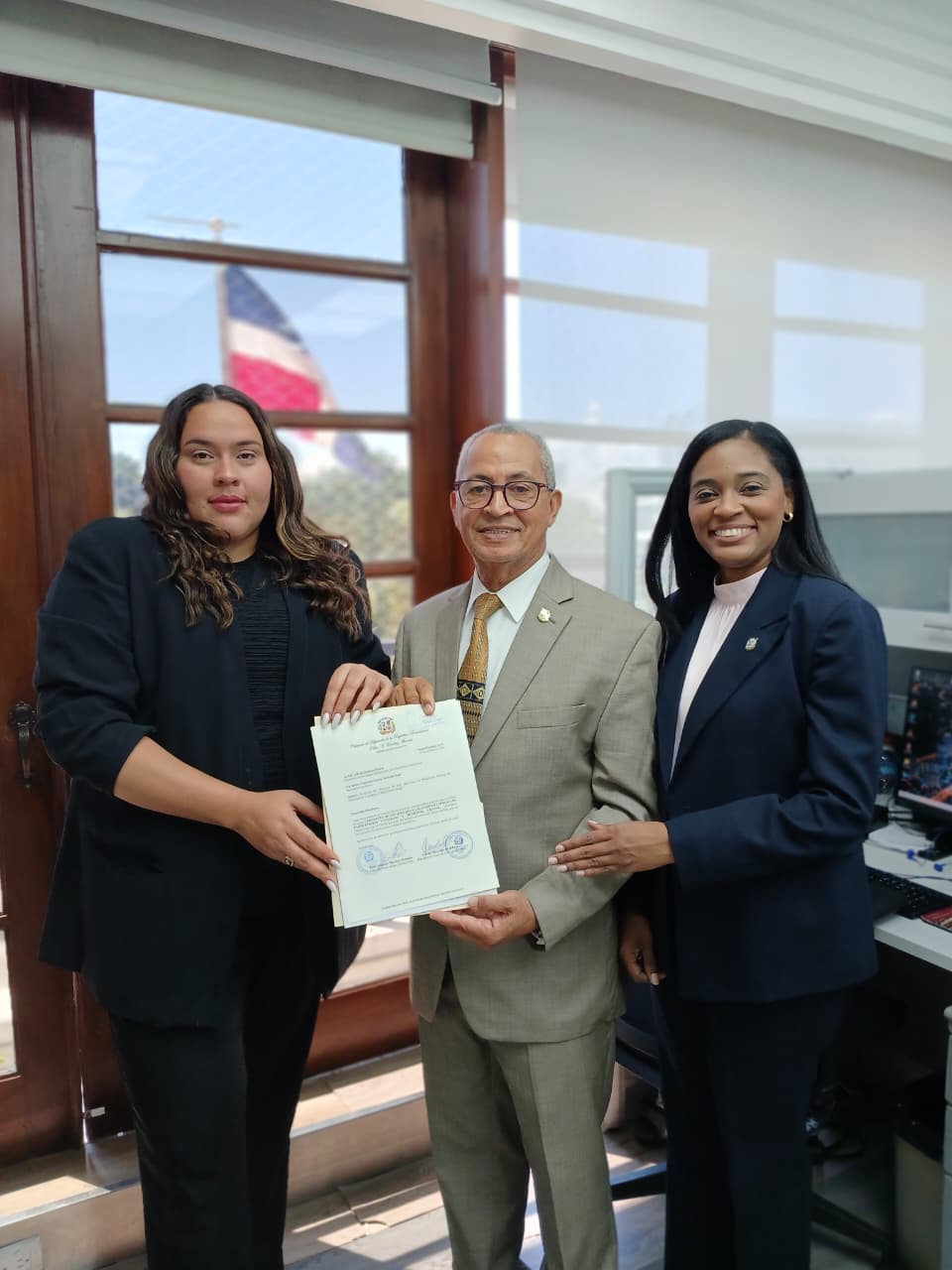 Diputados depositan proyecto de ley para crear plataforma virtual de participación ciudadana y municipal