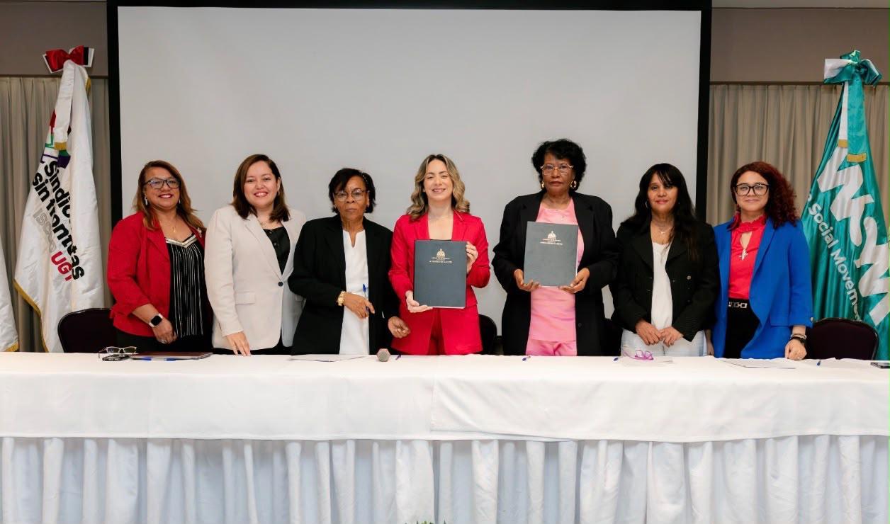 Mujeres trabajadoras plantean fortalecer derechos laborales y políticas de cuidado