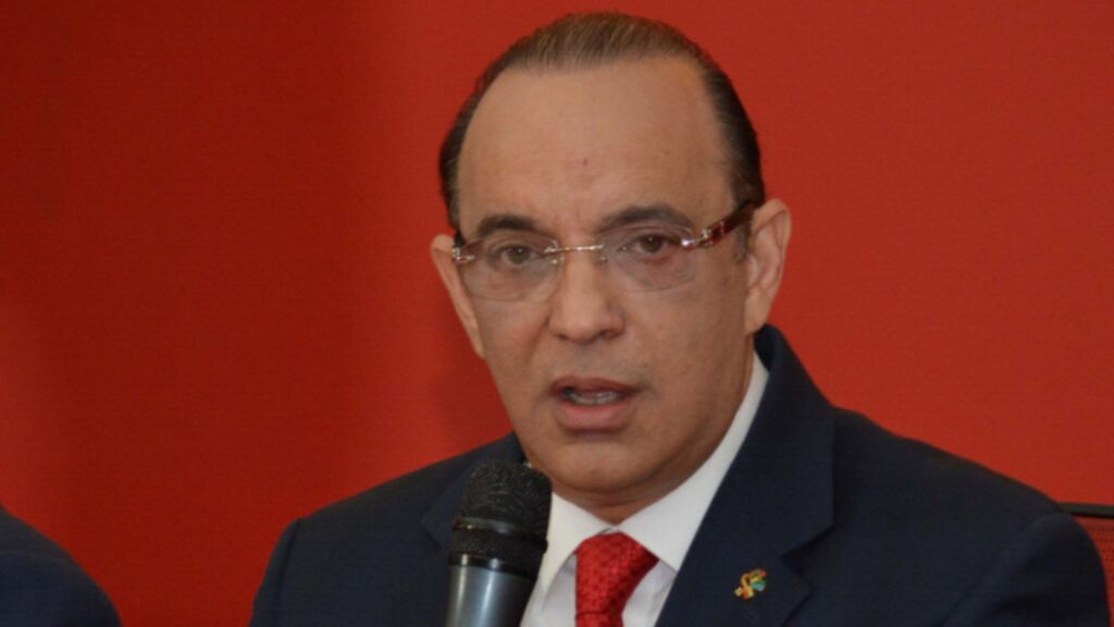 Quique Antún anuncia iniciativa para proponer cambios al sistema político dominicano